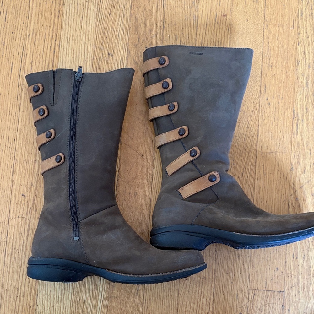 Merrell Brown and Tan Winter Boots